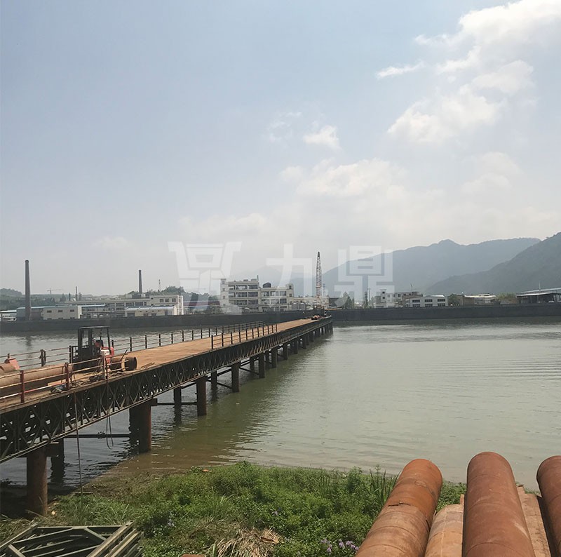 鋼(gang)平檯