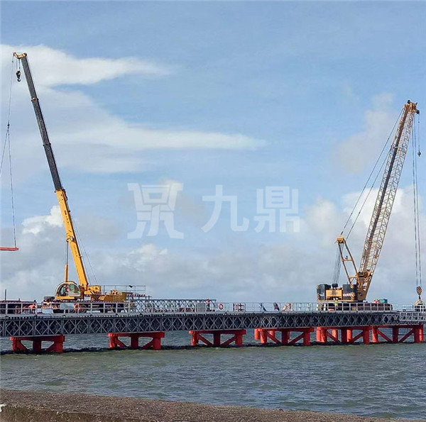 上(shang)承式(shi)9米(mi)寬鋼便橋(qiao)